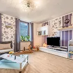 Zur Alten Zahnradbahn 아파트